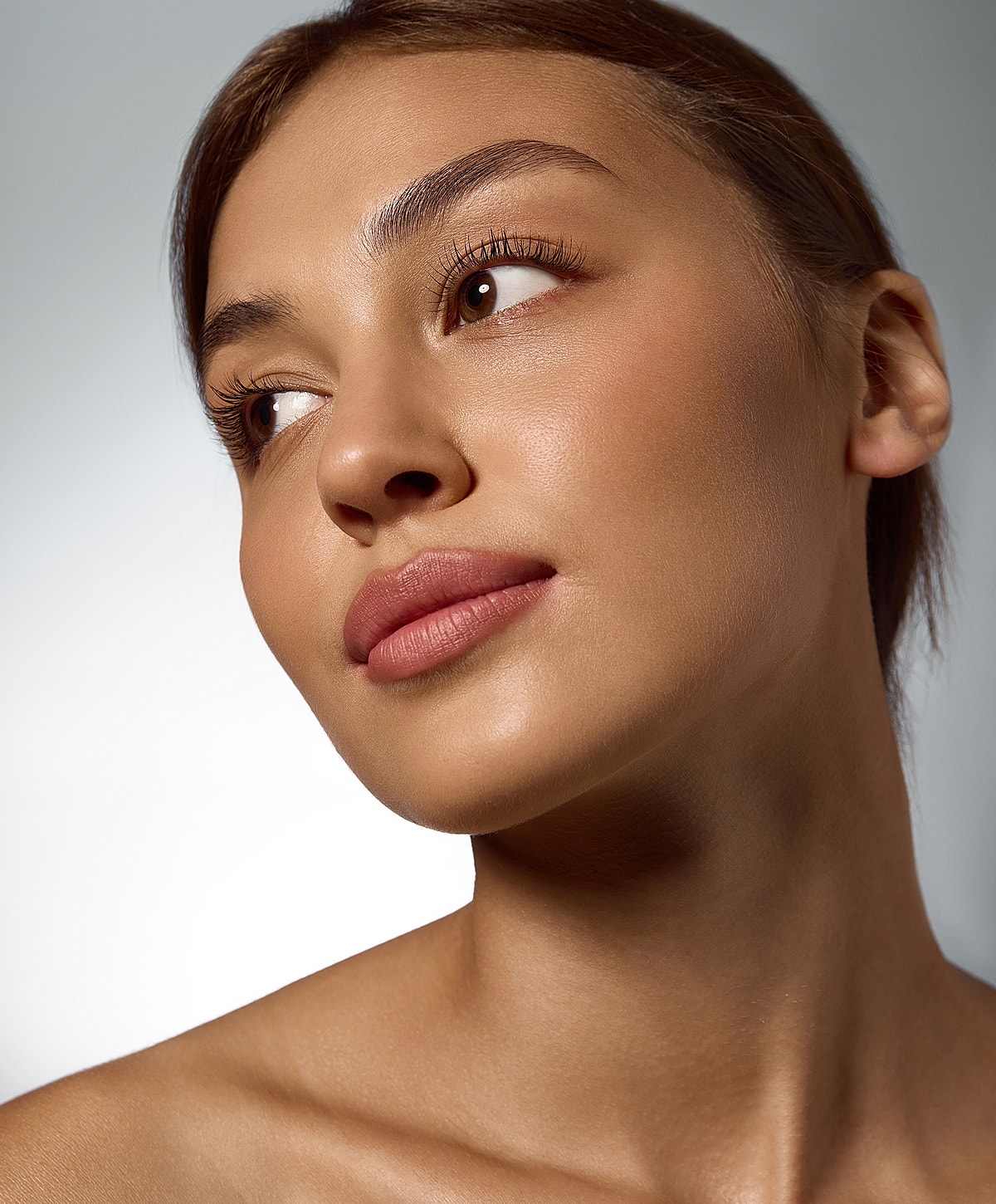 Portrait of a woman with natural beauty.